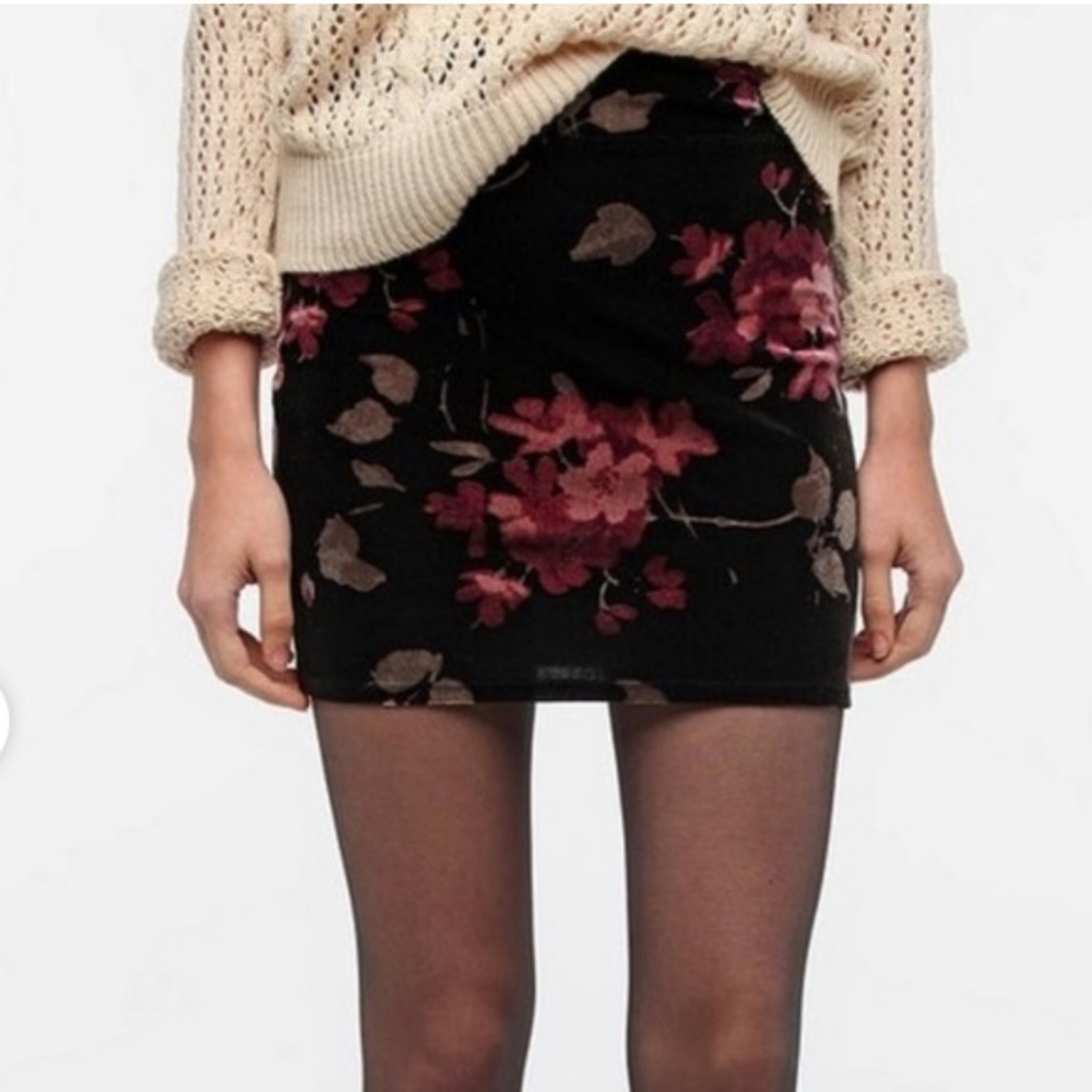 Ecote velvet floral mini skirt  xs